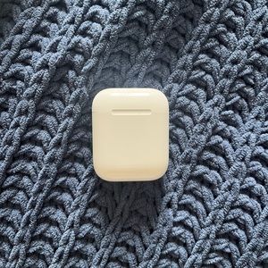 APPLE AIRPODS 1ST GEN